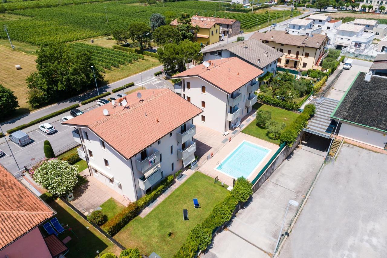 Wolf House - Sirmione Holiday Bagian luar foto