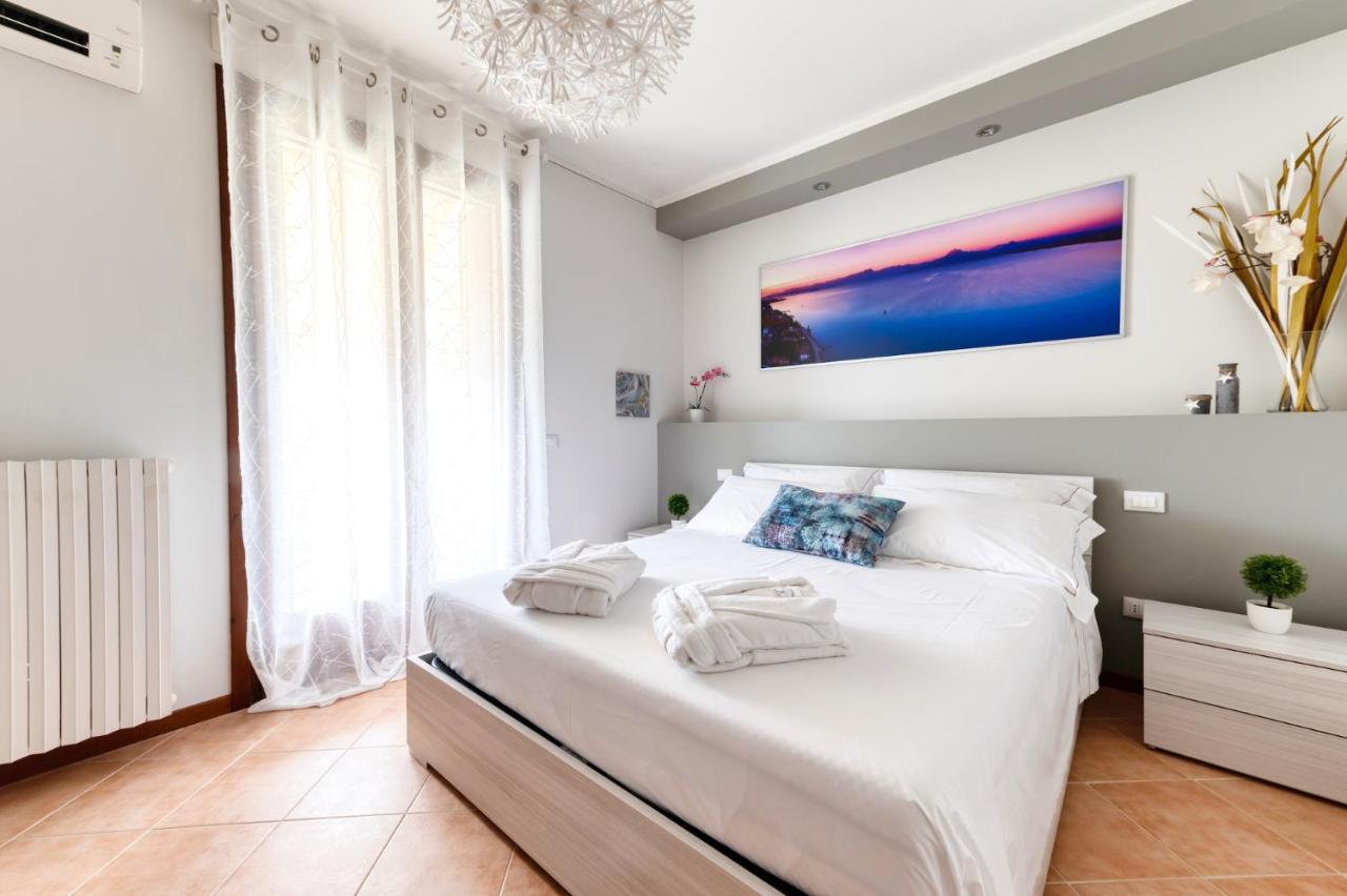 Wolf House - Sirmione Holiday Bagian luar foto