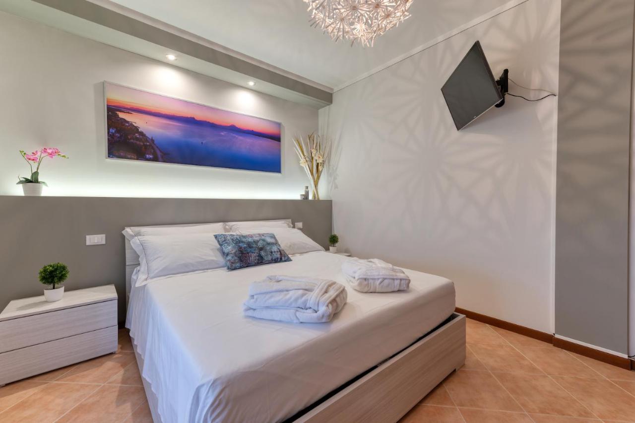 Wolf House - Sirmione Holiday Bagian luar foto