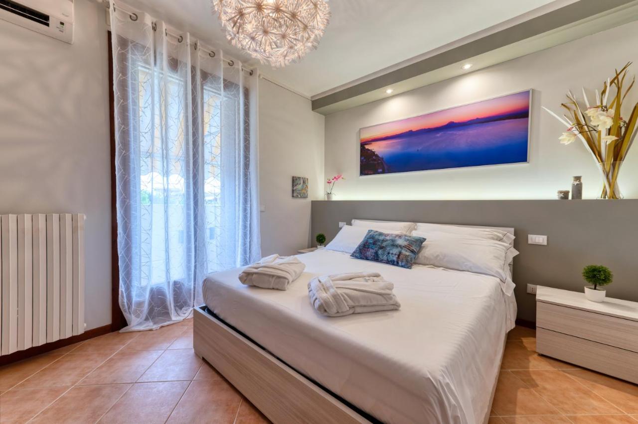 Wolf House - Sirmione Holiday Bagian luar foto