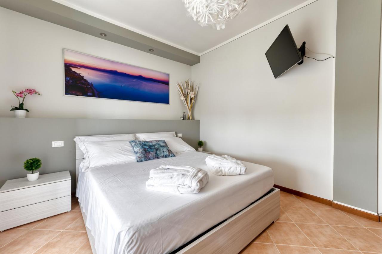 Wolf House - Sirmione Holiday Bagian luar foto