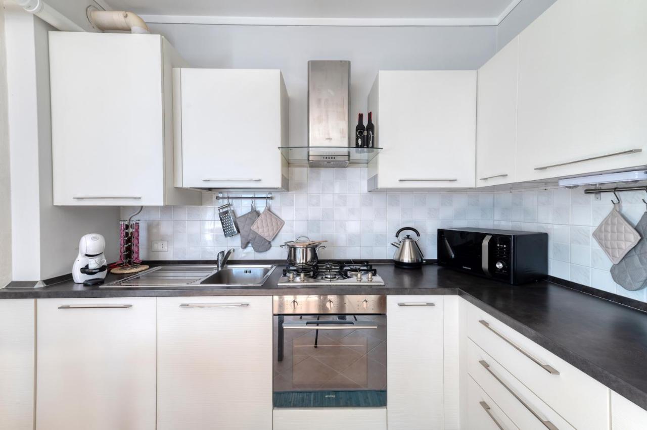 Wolf House - Sirmione Holiday Bagian luar foto