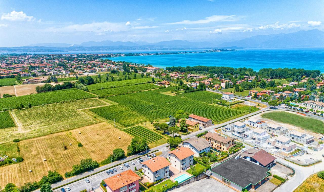 Wolf House - Sirmione Holiday Bagian luar foto