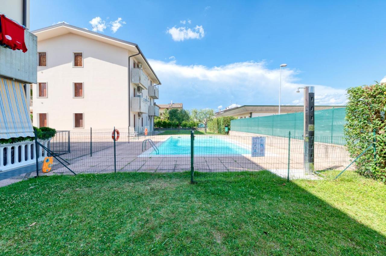 Wolf House - Sirmione Holiday Bagian luar foto
