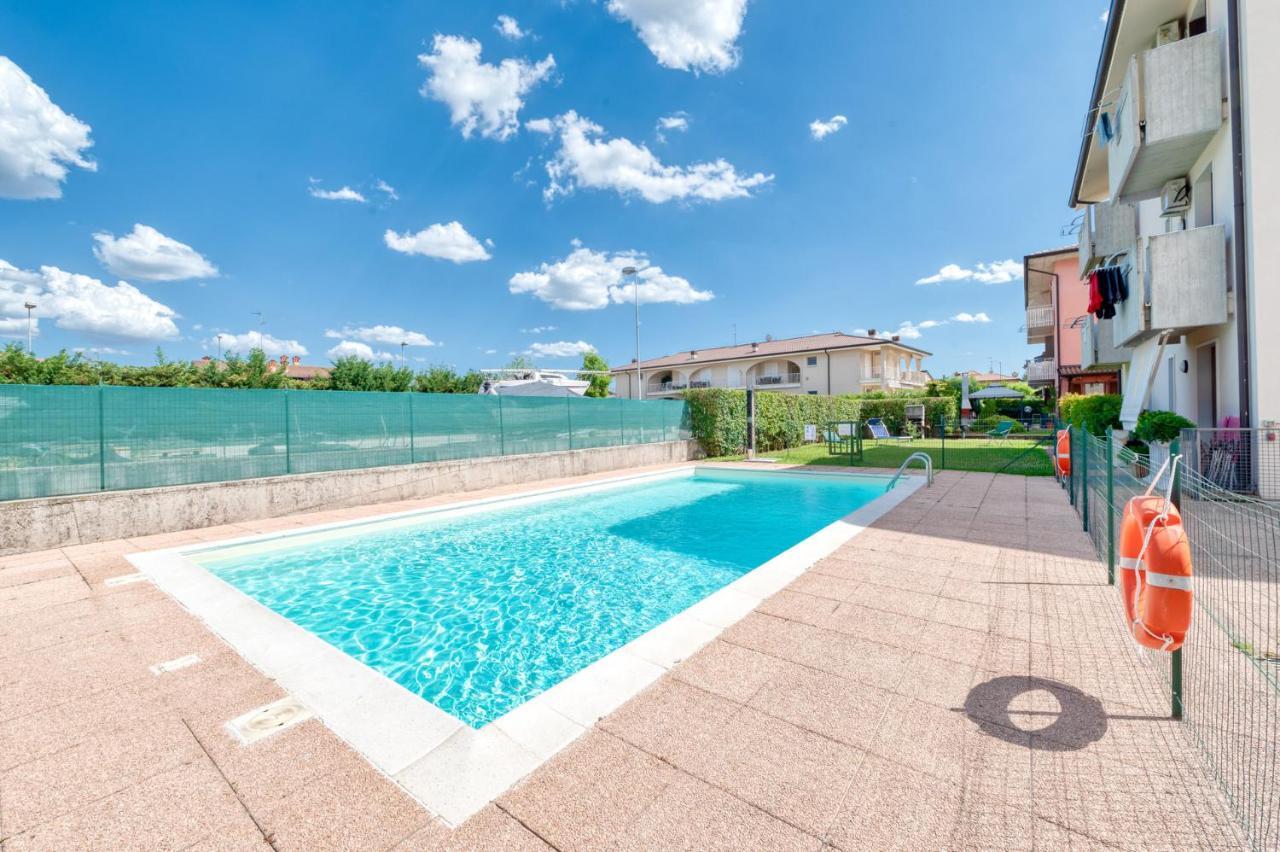 Wolf House - Sirmione Holiday Bagian luar foto